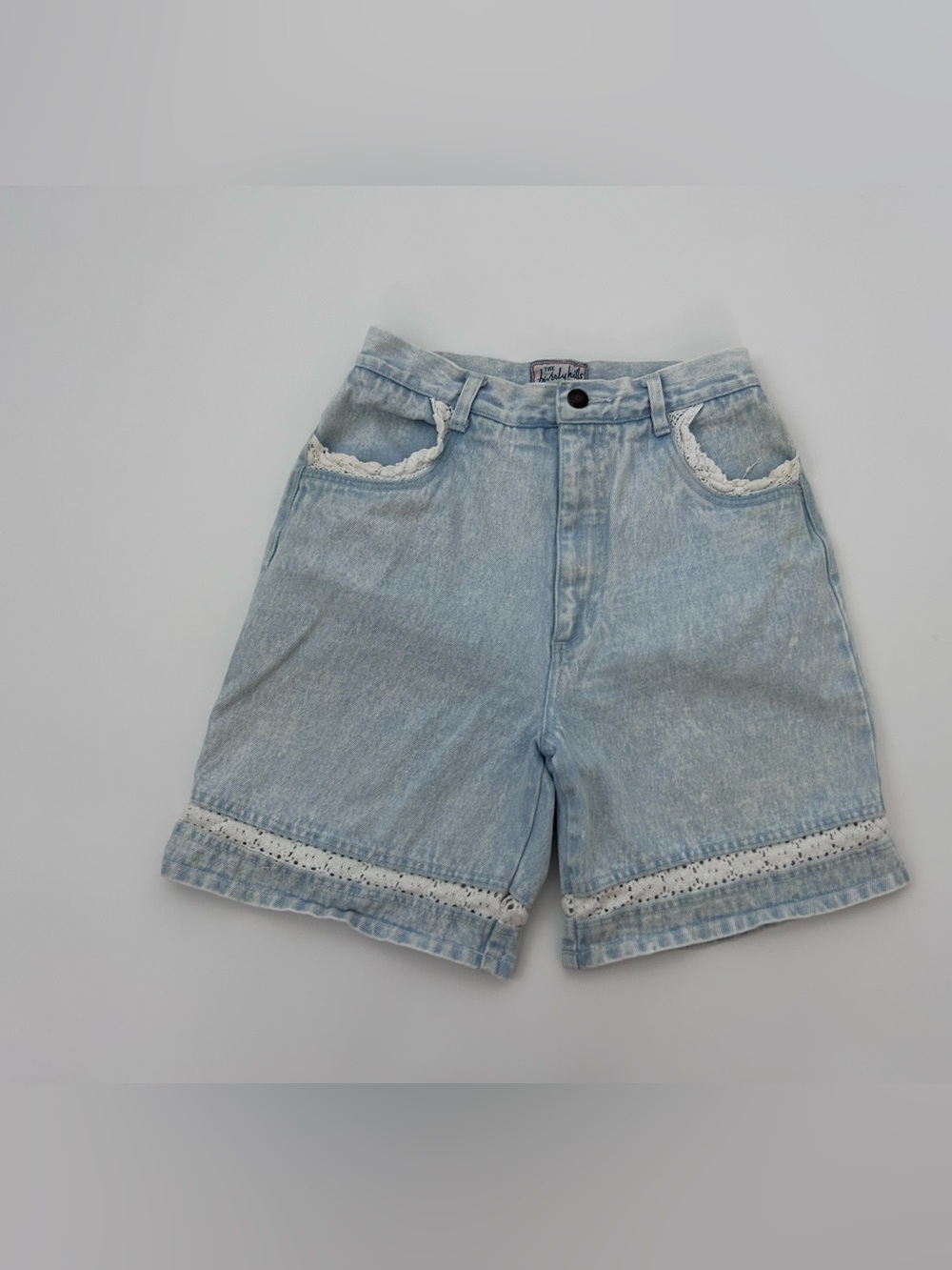 Vintage The Beverly Hills Denim Company Shorts
Crochet Inset
90’s
Cottagecore
7